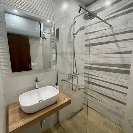 *hot* Main Square Brand New Luxury Appartamento